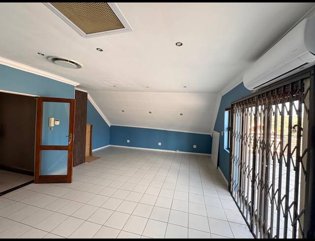 43M² OFFICE TO LET IN FOURWAYS